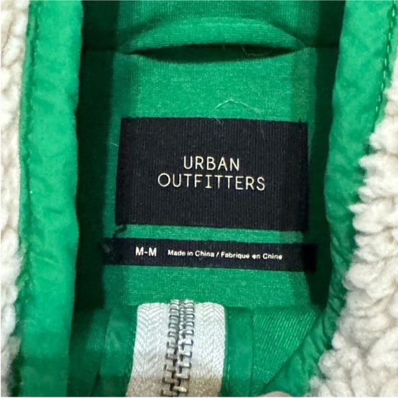 Urban Outfitters Beige Fleece Jacket with Blue Pockets and Green Trim - Picture 12 of 13